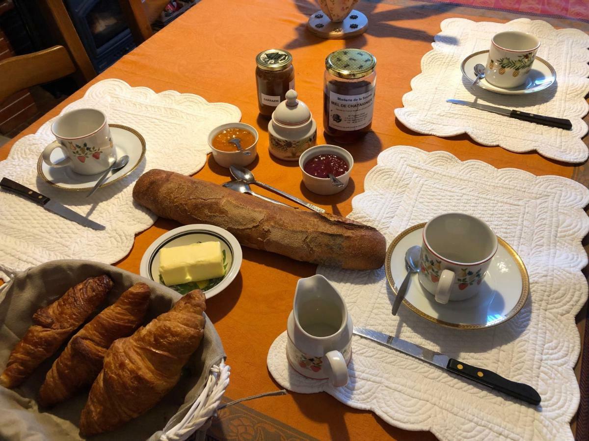 Brassac Chez Charlotte Et Michelアパートメント エクステリア 写真